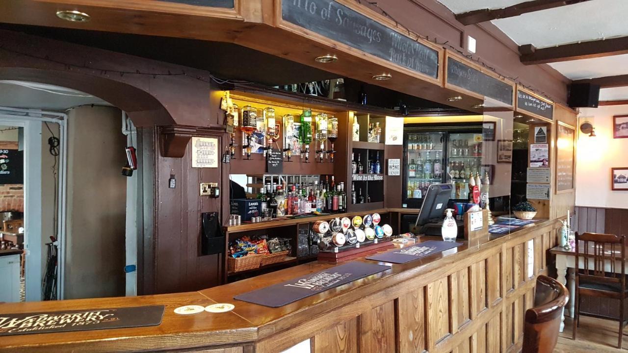 The Antelope At Upavon Exterior foto