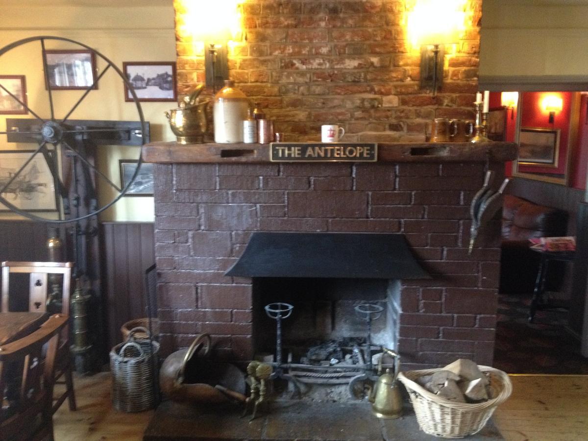 The Antelope At Upavon Exterior foto